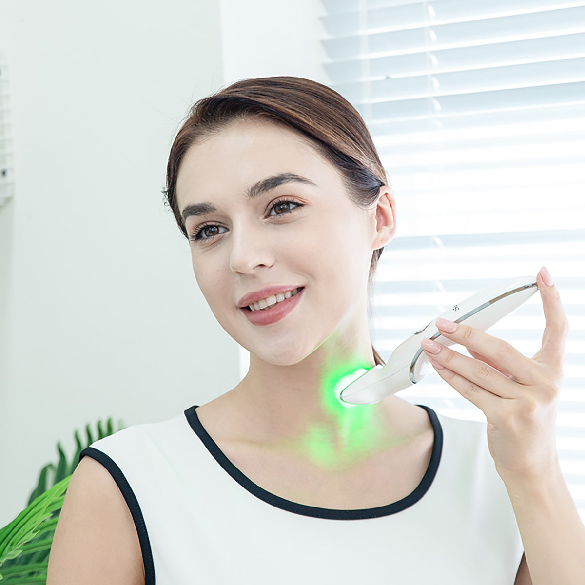 SQ42 ชุด RF ดูแลลำคอและรอบดวงตา พร้อมแสง LED รูปสินค้ารอง